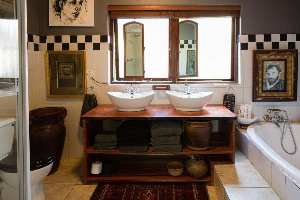 The Art Guesthouse Hartbeespoort Bagian luar foto