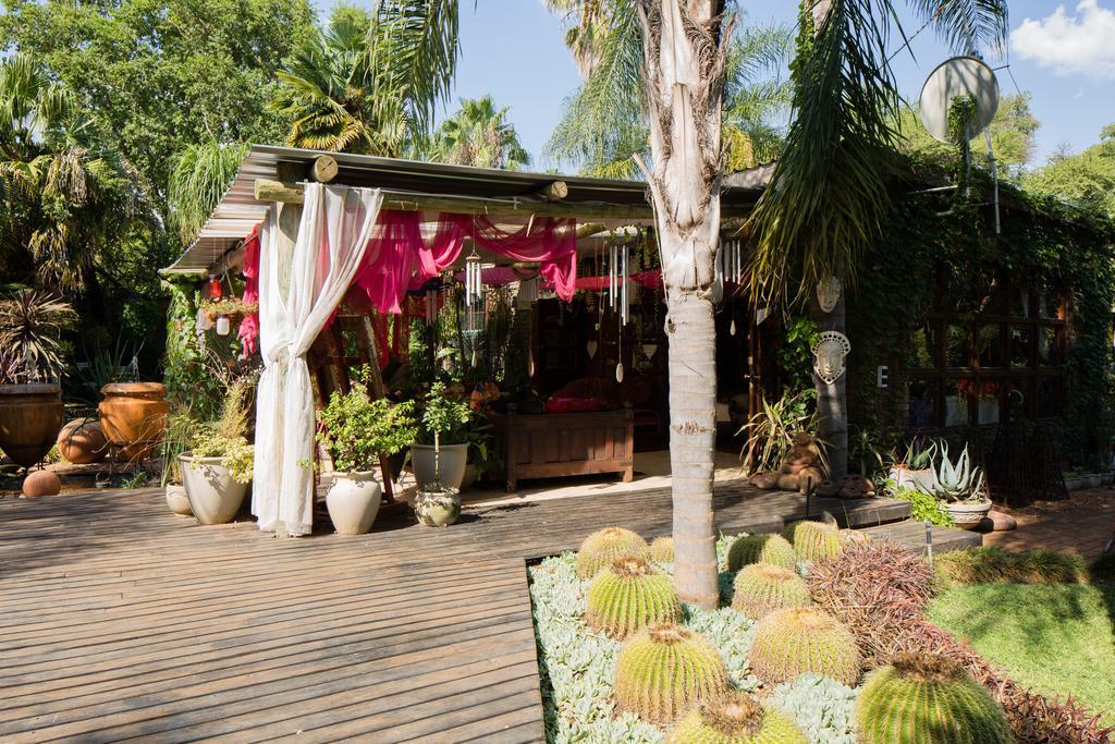 The Art Guesthouse Hartbeespoort Bagian luar foto