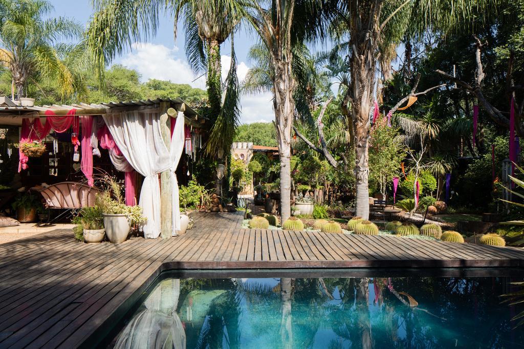 The Art Guesthouse Hartbeespoort Bagian luar foto