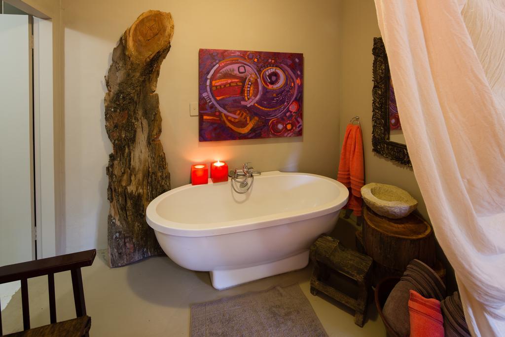 The Art Guesthouse Hartbeespoort Bagian luar foto