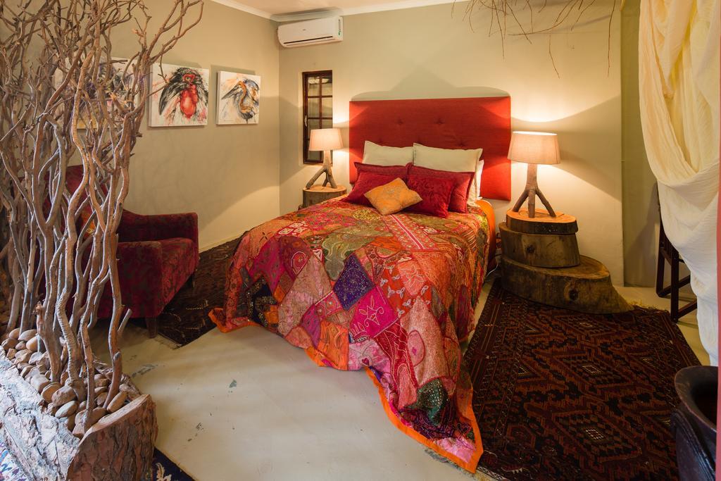 The Art Guesthouse Hartbeespoort Bagian luar foto