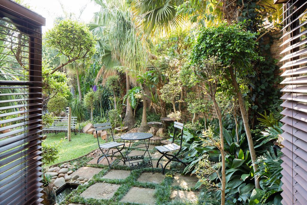 The Art Guesthouse Hartbeespoort Bagian luar foto