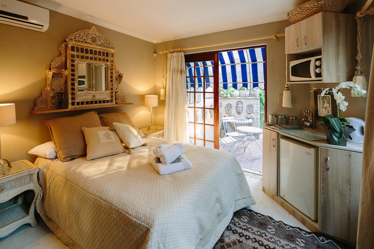 The Art Guesthouse Hartbeespoort Bagian luar foto
