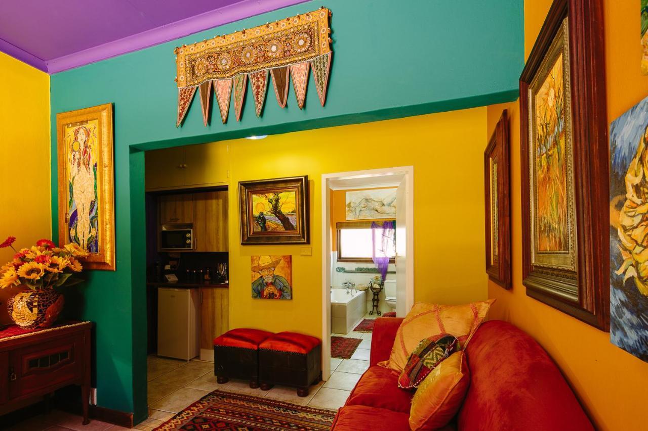 The Art Guesthouse Hartbeespoort Bagian luar foto