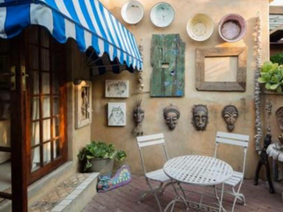 The Art Guesthouse Hartbeespoort Bagian luar foto